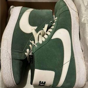 Nike SB Zoom Blazer Mid